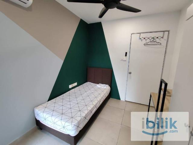Room for rent in Petaling, Alam Impian