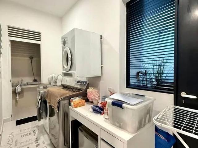 Condominium for rent in Holland
