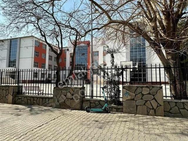 Bahçelievler Mahallesi, Karşıyaka içerisinde satılık mülk