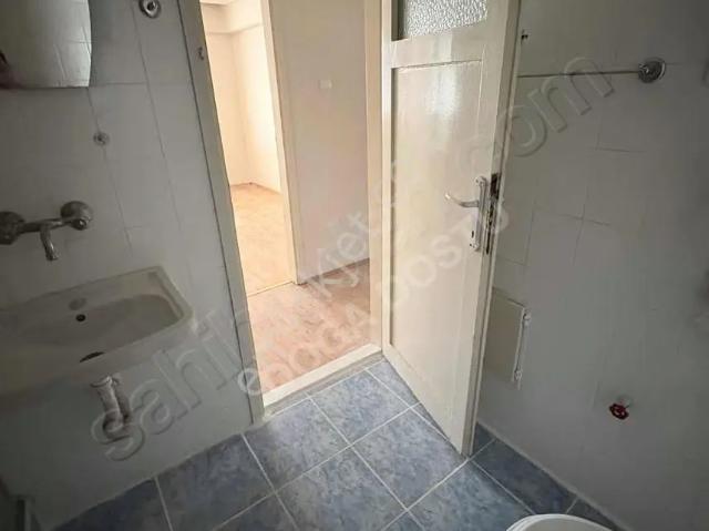 Bayrakli, İzmir içerisinde kiralık mülk