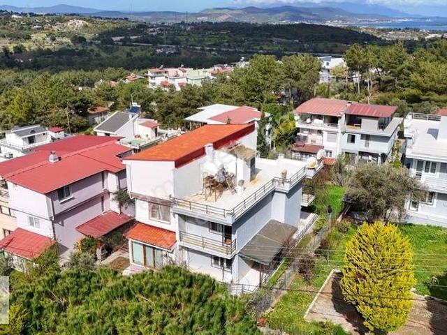 Güzelbahçe, İzmir içerisinde satılık Villa