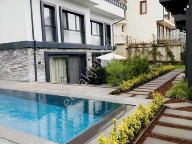 Sariyer, İstanbul içerisinde kiralık Villa