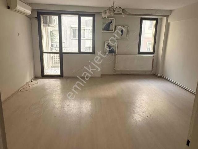 Karşiyaka, İzmir içerisinde kiralık mülk