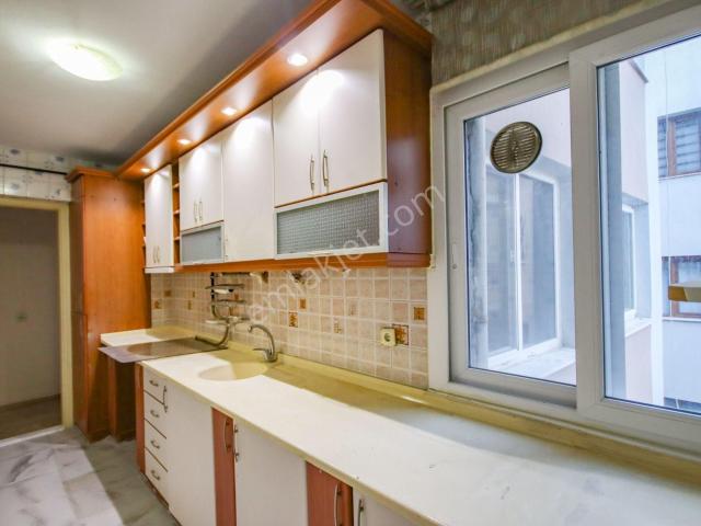 Karabağlar, İzmir içerisinde kiralık mülk
