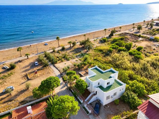 Payamlı Mahallesi, Seferihisar içerisinde satılık Villa