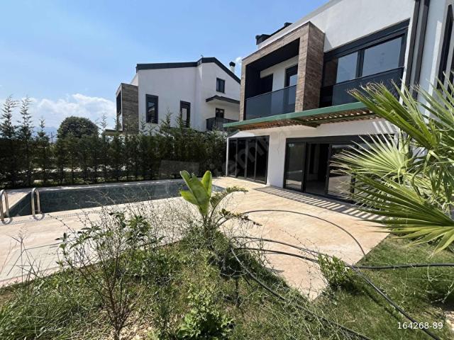 Döşemealti, Antalya içerisinde satılık Villa