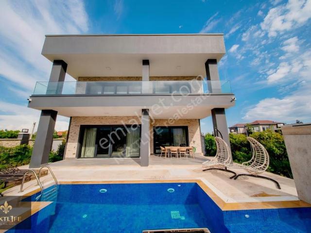 Döşemealti, Antalya içerisinde satılık Villa