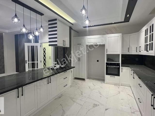Döşemealti, Antalya içerisinde satılık Villa