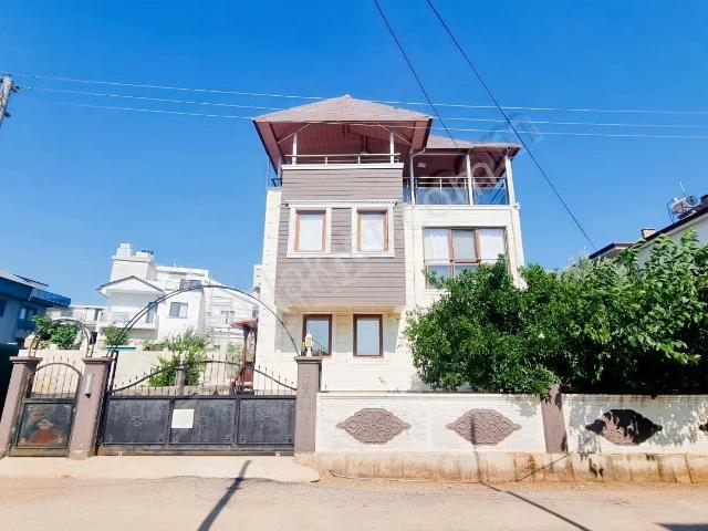Nebiler, Döşemealtı içerisinde satılık Villa