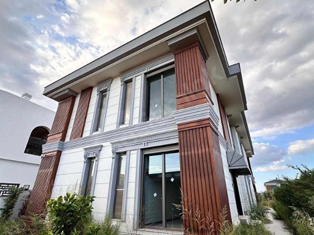 Döşemealti, Antalya içerisinde satılık Villa