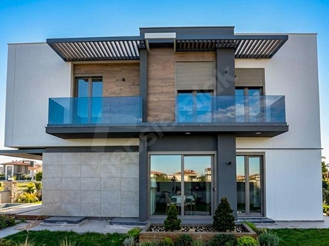Döşemealti, Antalya içerisinde satılık Villa