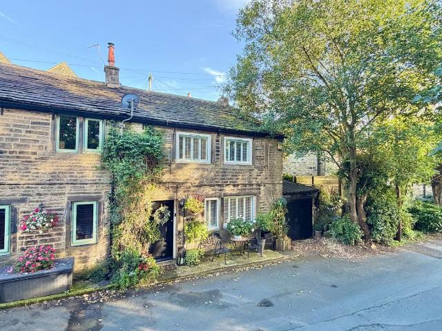 House for rent in Hinchliffe Mill, Kirklees