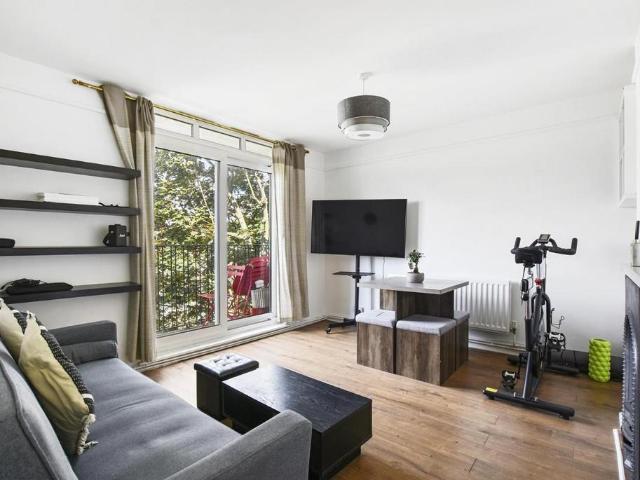 House for rent in Belsize Park, Greater London