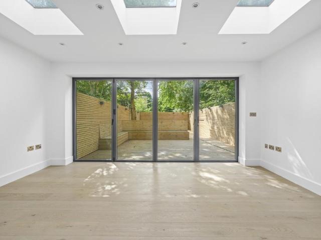 Apartment for rent in South Hampstead, Greater London