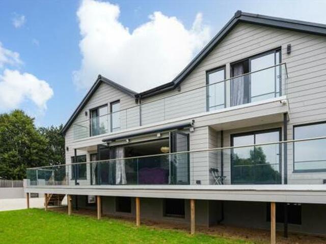 House for sale in Lower Halliford, Surrey
