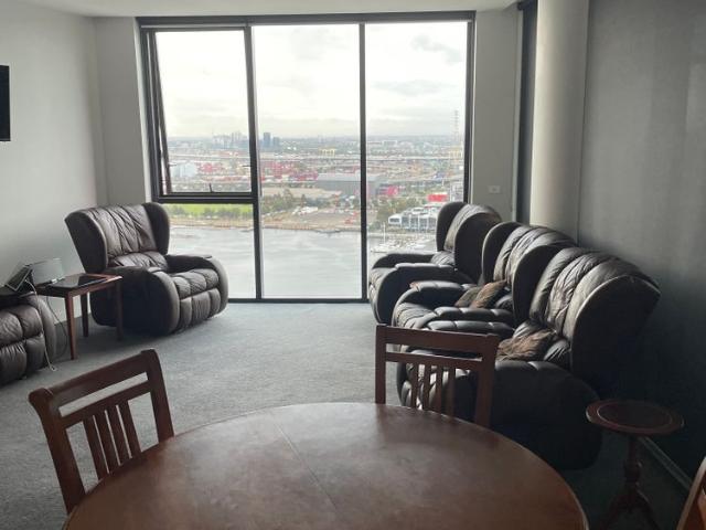 Room for rent in Victoria Harbour, Melbourne