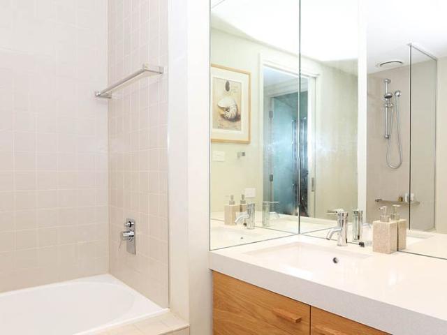 Apartment for rent in Docklands, Victoria