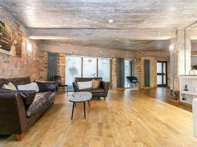 Apartment for rent in St. George in the East, Greater London