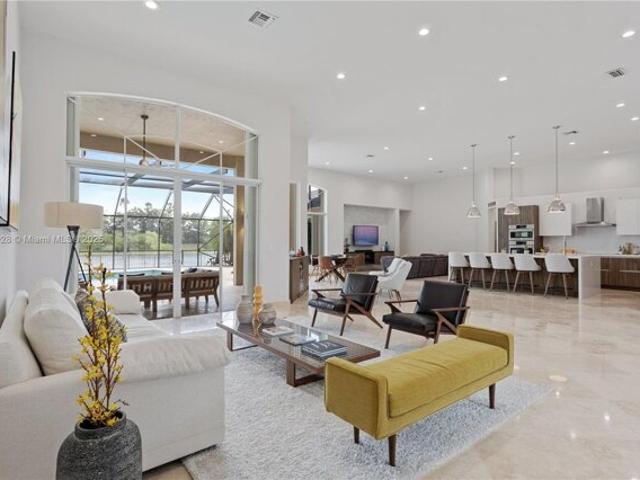 House for sale in Weston
