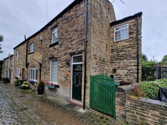 House for sale in Greengates, West Yorkshire