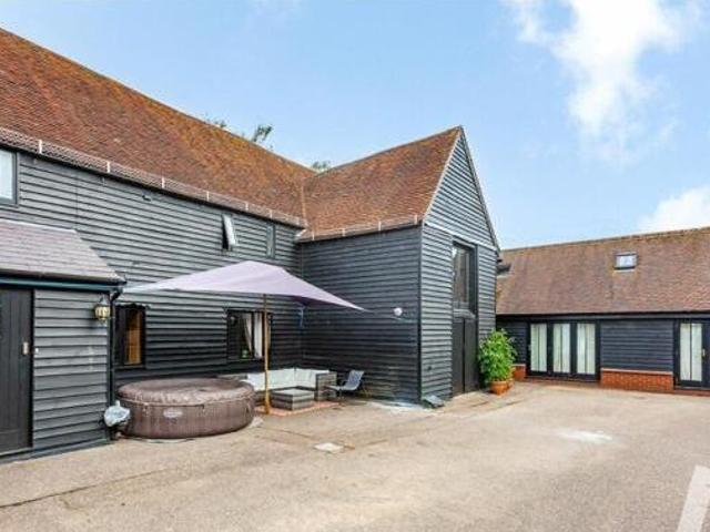 House for sale in Pilgrims' Hatch, Brentwood