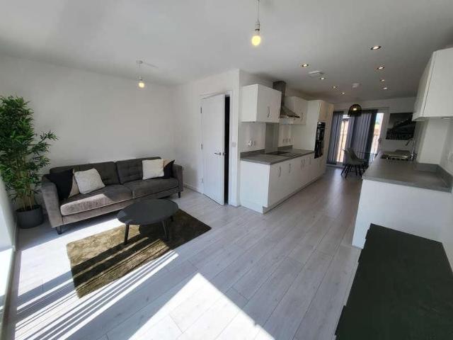 Townhouse for rent in Stretford, Trafford