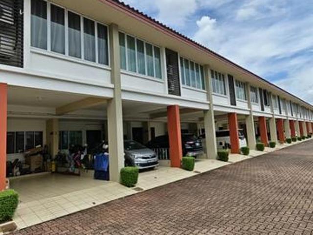 Townhouse for sale in Kuching, Bahagian Kuching