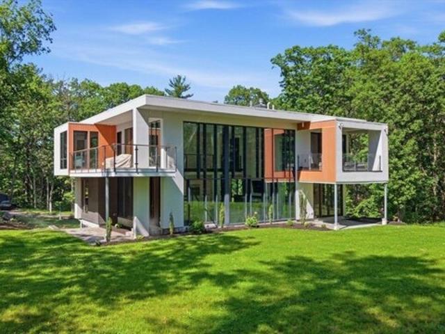 House for sale in North Reading, Massachusetts