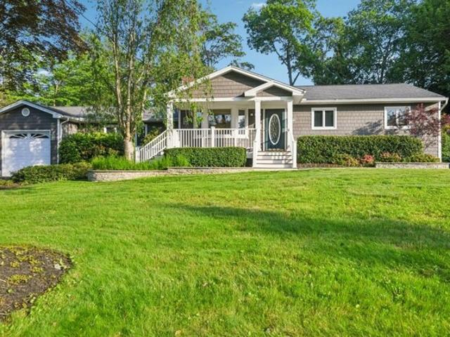 House for sale in Port Jefferson House for sale in Port Jefferson