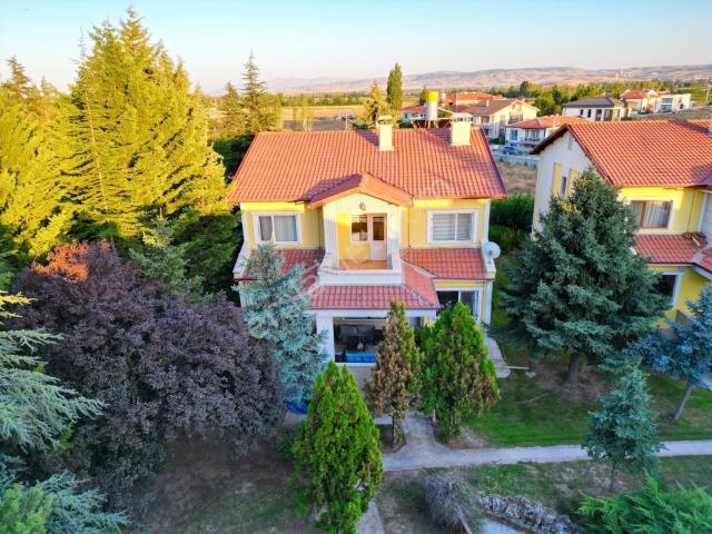 Ali İhsan Paşa, Afyonkarahisar Merkez içerisinde satılık Villa