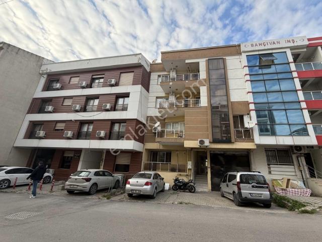 Buca, İzmir içerisinde satılık mülk