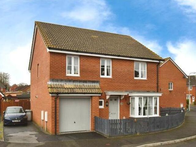 House for sale in Ammanford, Wales