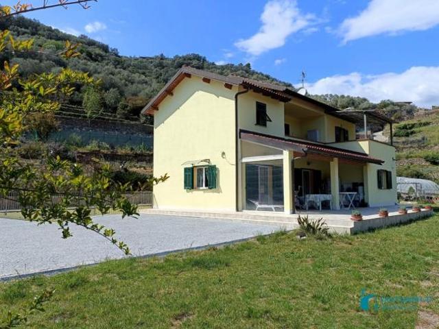 Villa Indipendente in vendita a Dolceacqua, Liguria