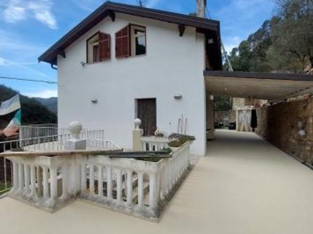 Villa Indipendente in vendita a Dolceacqua, Liguria