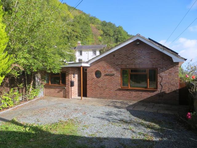 House for rent in Bettws, Abermule