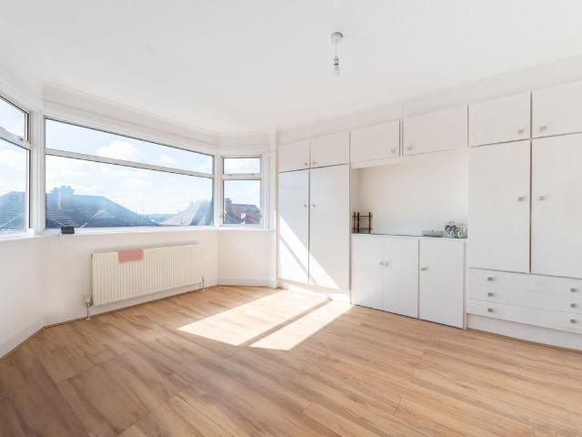 House for rent in Dollis Hill, Greater London