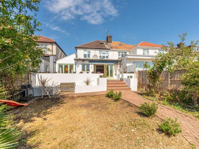 House for rent in Dollis Hill, Greater London