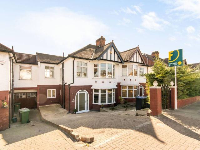 Apartment for rent in Dollis Hill, Greater London
