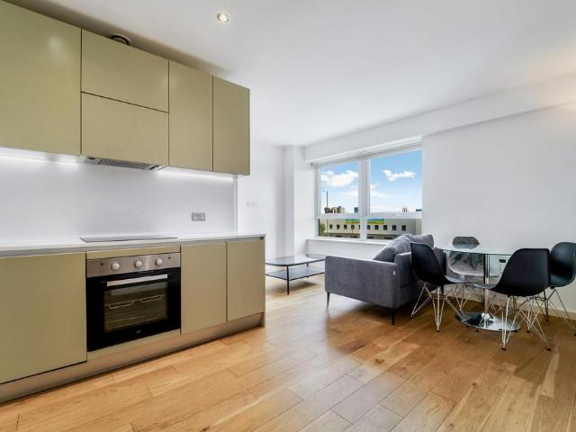 Apartment for rent in Lower Halliford, Surrey