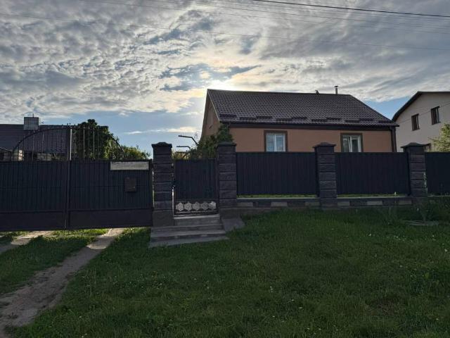 Дом продажа в Ровно