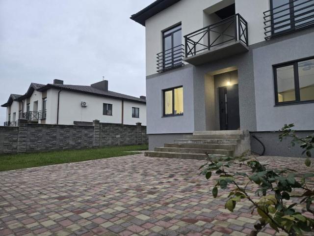 Дом продажа в Ровно