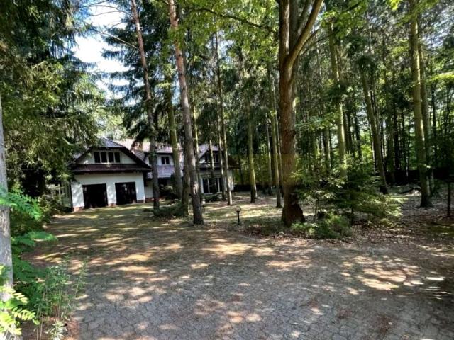 Dom na sprzedaż w Łomianki, Mazowieckie