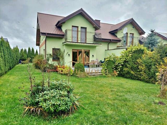 Dom na sprzedaż w Gniewino, Pomorskie