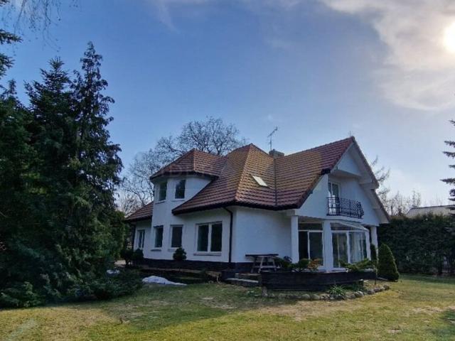 Dom na sprzedaż w Łomianki, Mazowieckie