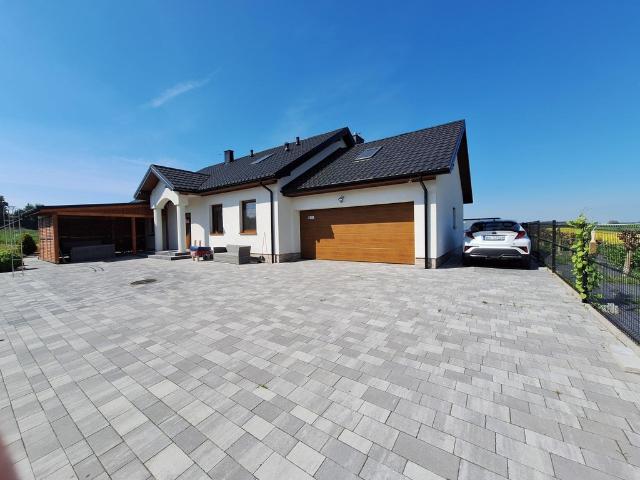 Dom na sprzedaż w Ostrowiec Świętokrzyski, Świętokrzyskie