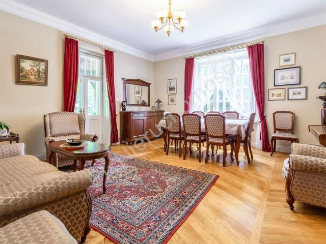 Dom na sprzedaż w Milanówek, Mazowieckie