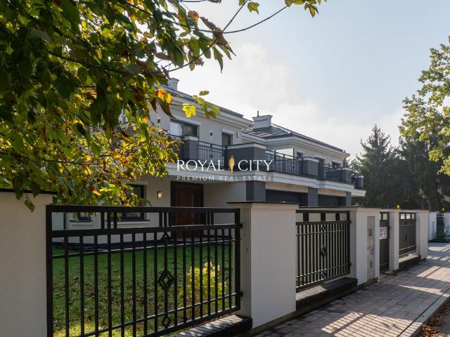 Dom na sprzedaż w Łomianki, Mazowieckie