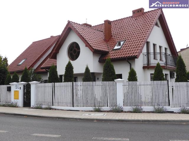 Dom na sprzedaż w Ostrowiec Świętokrzyski, Świętokrzyskie