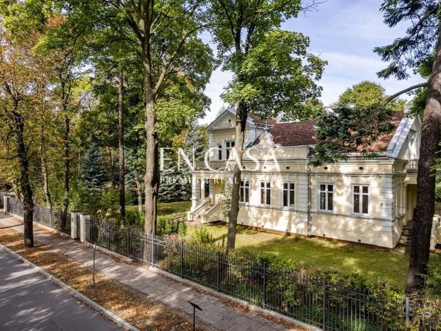Dom na sprzedaż w Milanówek, Mazowieckie