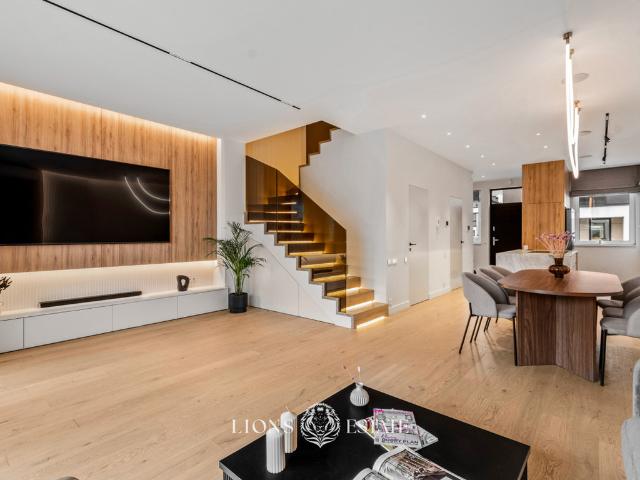 Dom na sprzedaż w Stare Babice, Mazowieckie